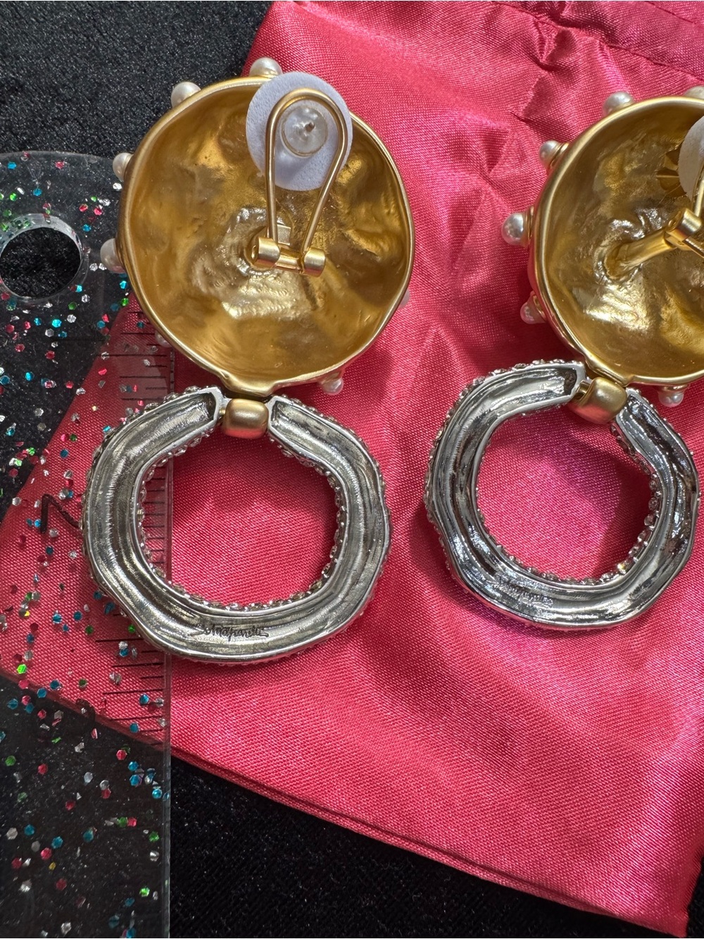 Schiaparelli insp Gold and Pearl Statement Necklace & Earring & Ring Set - Picture 13 of 16